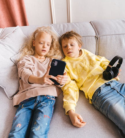 Online-Vortrag: Geboren in eine Welt der Medien